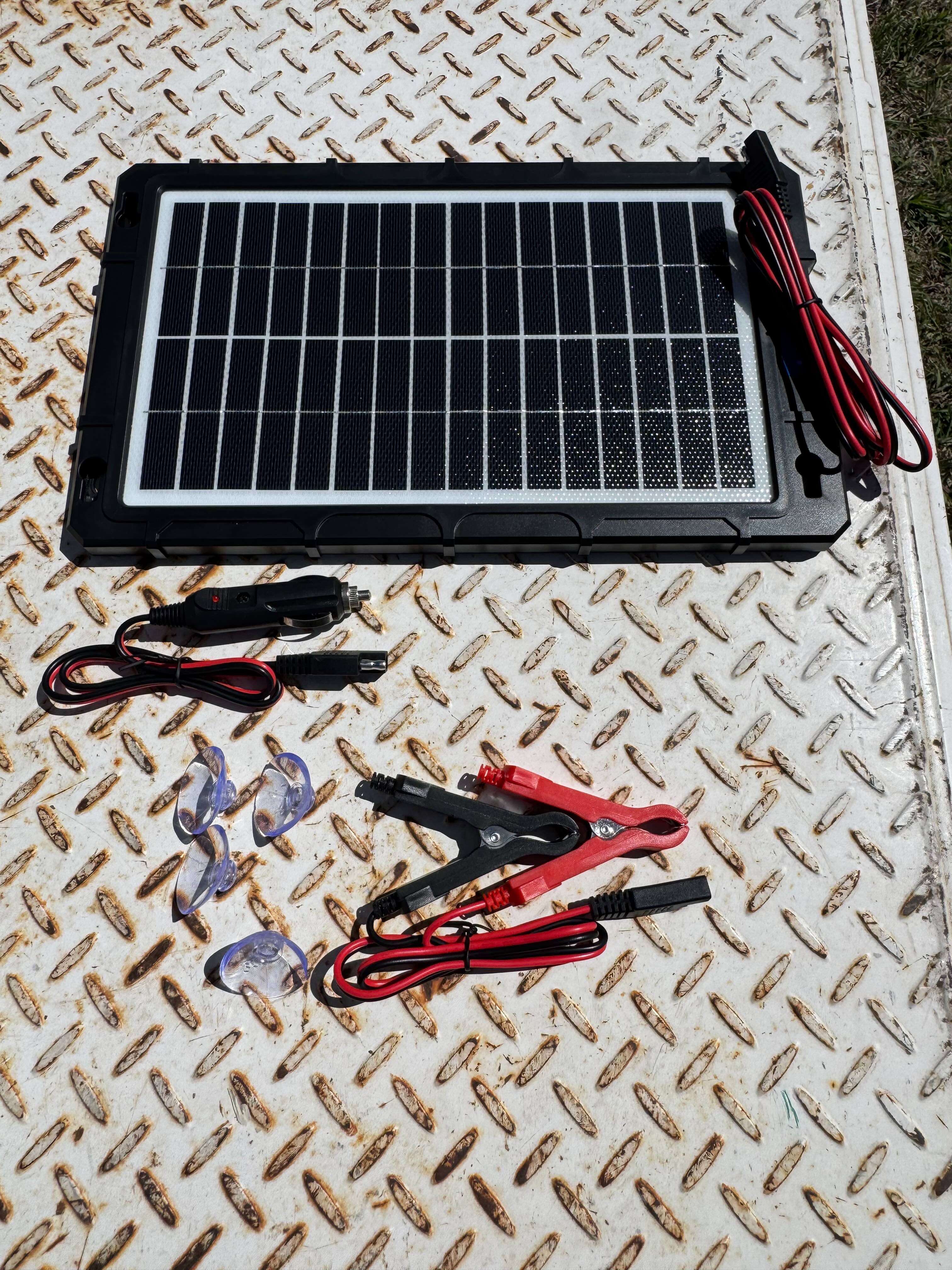 10W Trickle Charger Solar Panel with connectors