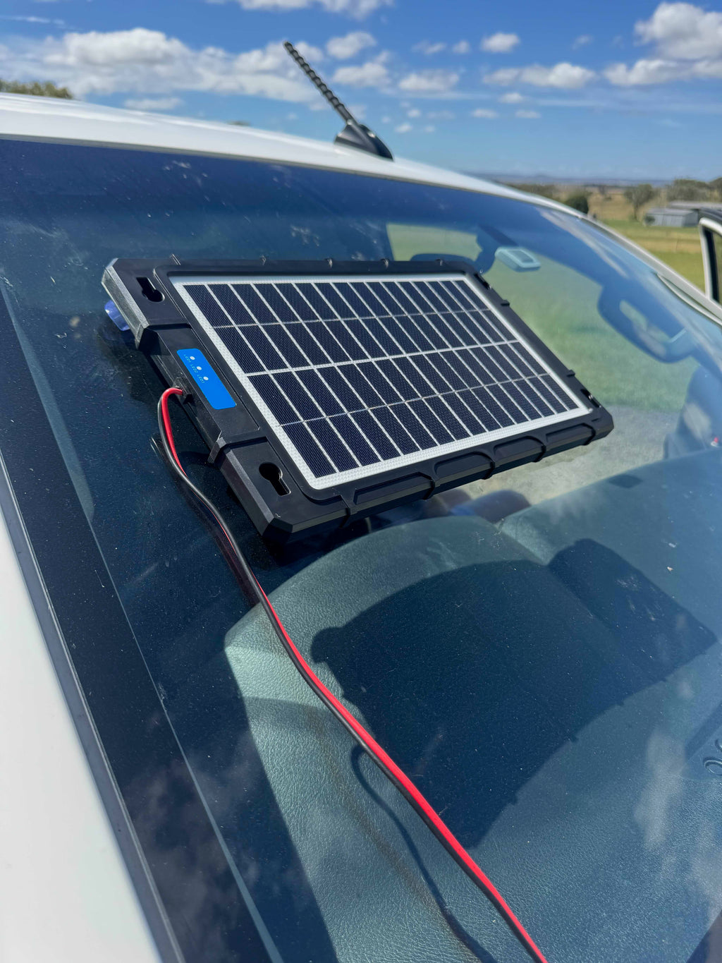 10W Trickle Charger Solar Panel with connectors